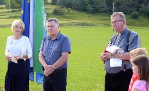 OTVORITEV CESTE IN ZIDU OKOLI POKOPALIŠČA NA KOŽLJEKU 06 FOTO LJUBO VUKELIČ